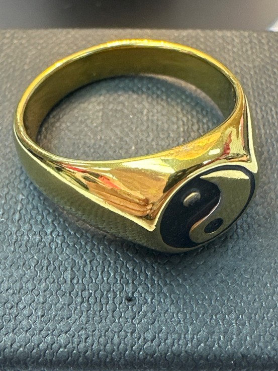 7-9-75581-1-Anillo acero dorado con simbolo de yin y yang T25