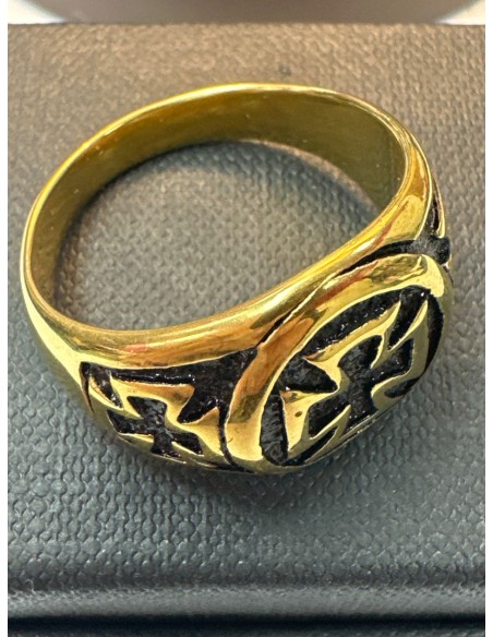 7-9-75572-1-Anillo acero dorado con tres cruces de hierro T32