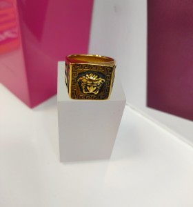 7-9-75556-1-Anillo acero dorado con negro con simbolo de versace T22