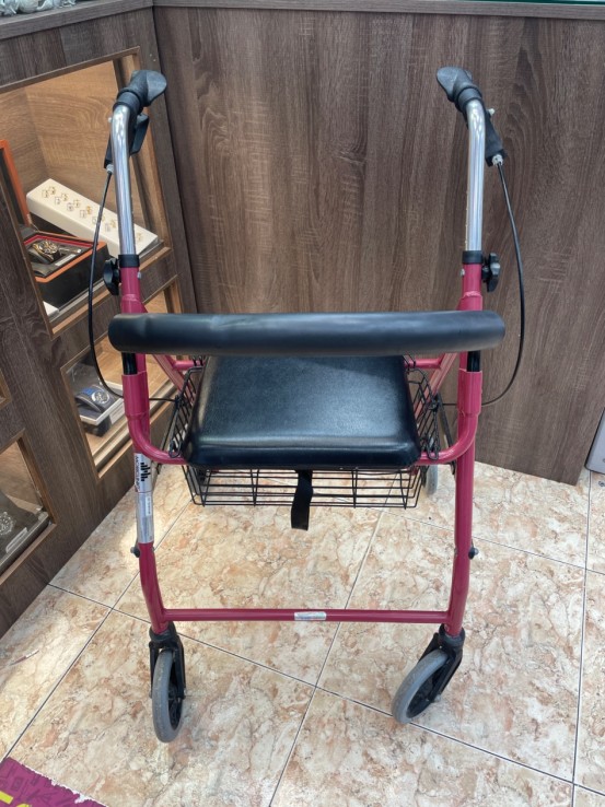 1-1-269581-1-Andador Negro Y Rojo