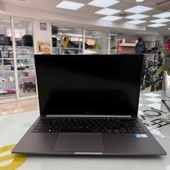 8-8-69645-2-Ordenador Portátil Galaxy Book 4 Windows 11 Intel Core I5-1335U 16Ram 512gb SSd 