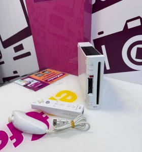 9-9-76043-1-Consola Wii Rvl-001