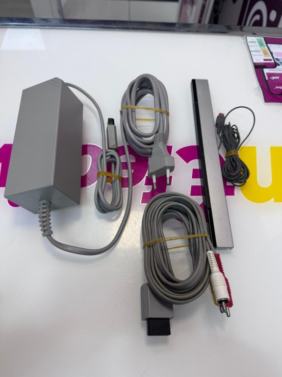 9-9-76043-2-Consola Wii Rvl-001