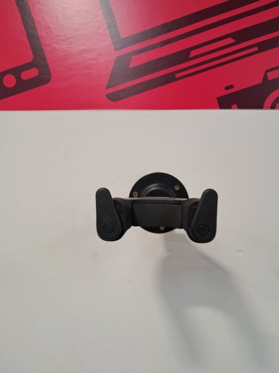 6-6-165101-1-Equipamiento Soporte Guitarra Pared