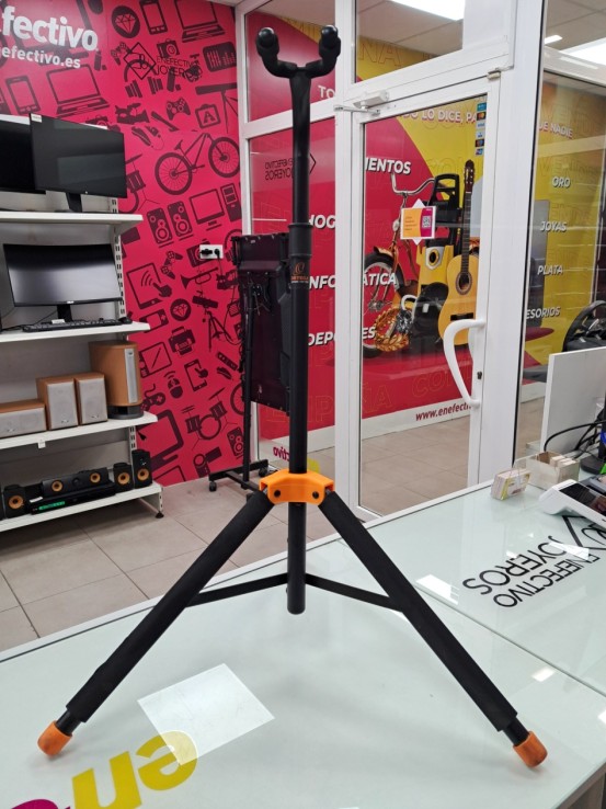 6-6-163723-1-Guitarra Soporte Ortega