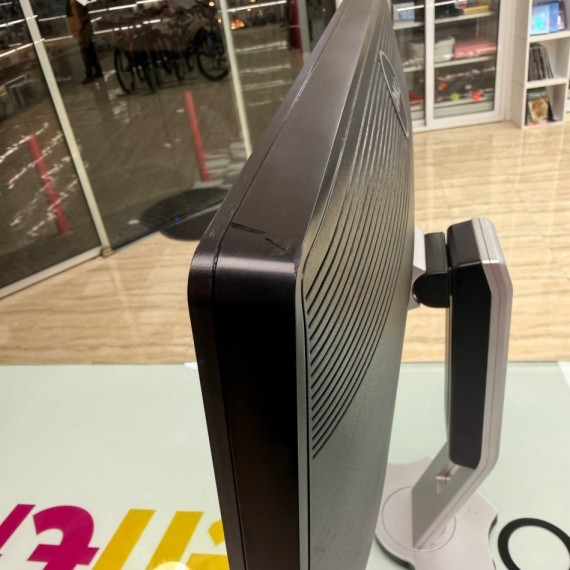 8-8-76124-3-Monitores Dell P2213f con soporte y cable