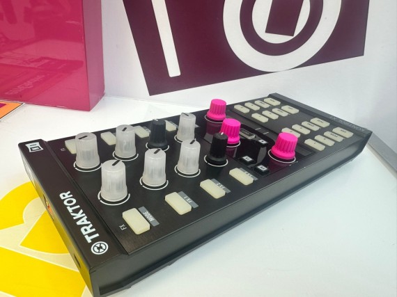 9-9-76081-2-Controlador Traktor Kontrol X1