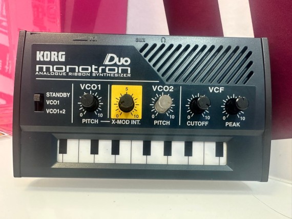 9-9-76083-1-Controlador Monotron Korg Duo