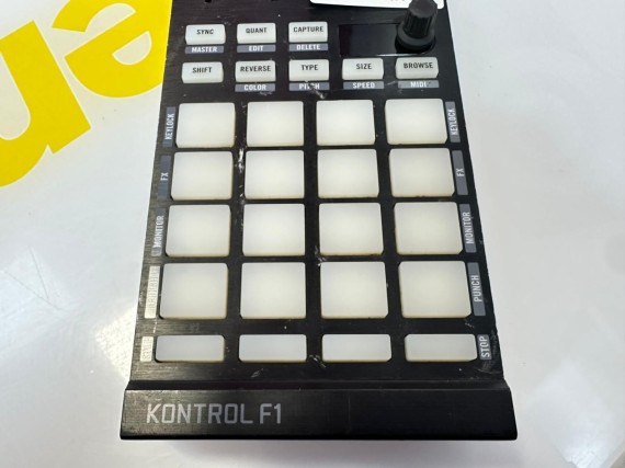 9-9-76079-6-Controlador Traktor Kontrol F1