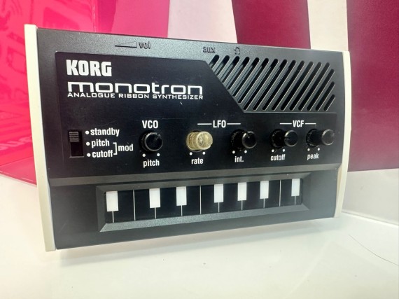 9-9-76084-1-Controlador Monotron Korg
