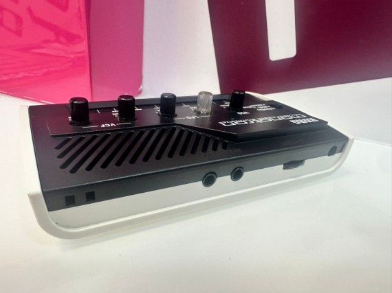 9-9-76084-3-Controlador Monotron Korg