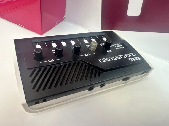 9-9-76084-4-Controlador Monotron Korg