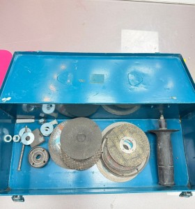 7-7-85318-1-Radial Makita 9527nb 750W 2