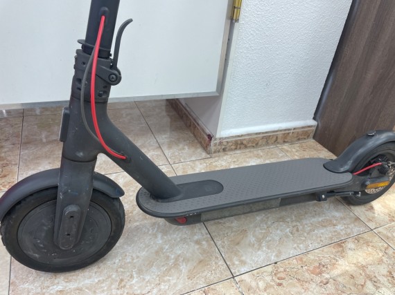 6-1-267156-3-Patinete Xiaomi Essential