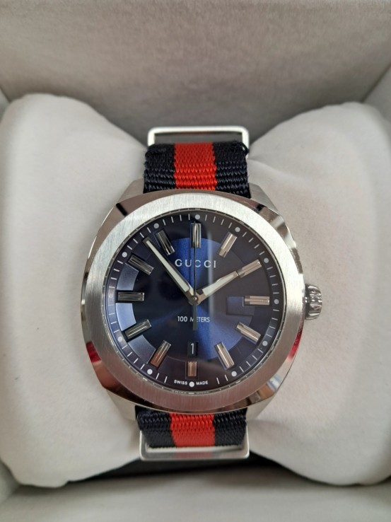 6-6-165470-1-Reloj Alta Gama Caballero Gucci YA142304