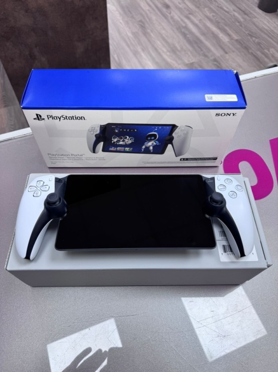 7-7-85349-1-Consola PS5 Portal