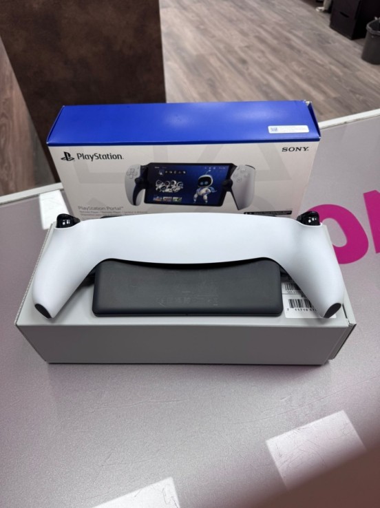 7-7-85349-3-Consola PS5 Portal