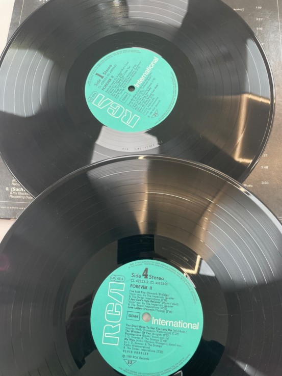 1-1-269686-2-Vinilo ElLuis Forever Volume 2.