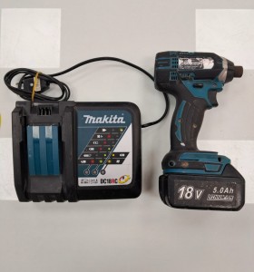 6-6-165191-1-Taladro A Bateria Makita DTD152 2