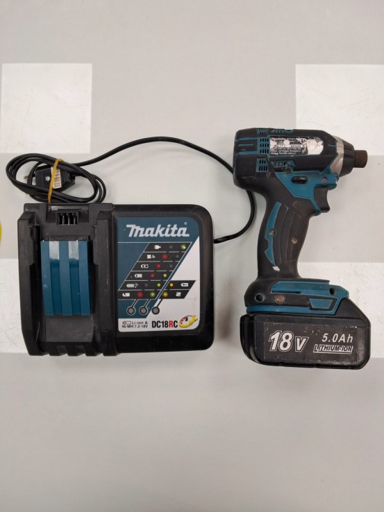 6-6-165191-2-Taladro A Bateria Makita DTD152