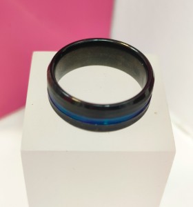 1-9-75741-1-Anillo acero negro con linea azul T18