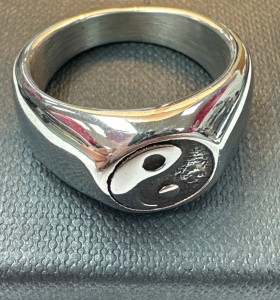1-9-75590-1-Anillo acero plateado con simbolo de yin y yang T26