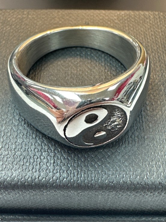 1-9-75590-1-Anillo acero plateado con simbolo de yin y yang T26
