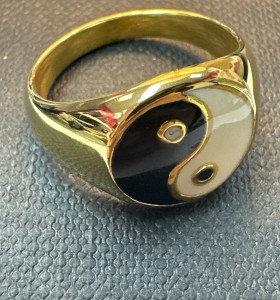 1-9-75580-1-Anillo acero dorado con simbolo de yin y yang T17 