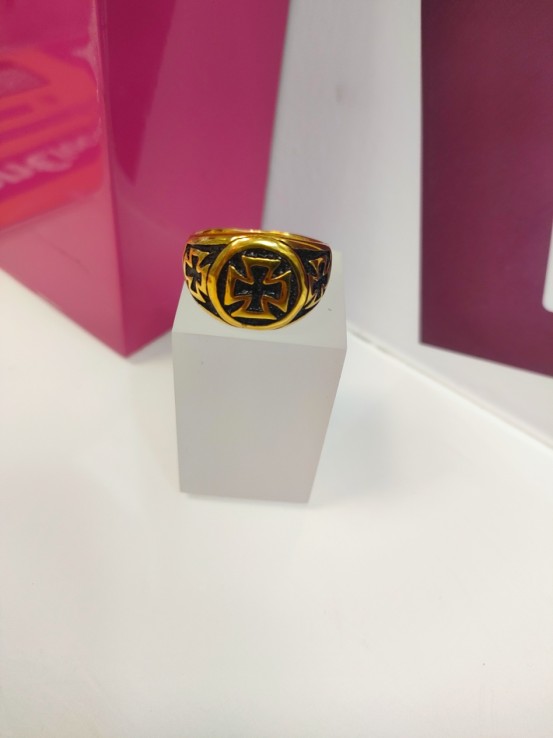 1-9-75570-1-Anillo acero dorado con tres cruces de hierro T29
