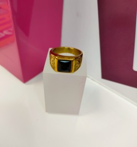 1-9-75528-1-Anillo acero dorado con piedra negra cuadrada T20