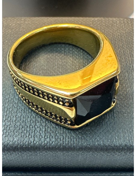1-9-75520-1-Anillo acero dorado con piedra negra cuadrada T23