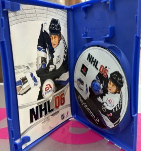 7-7-85041-1-Videojuego NHL 06 2