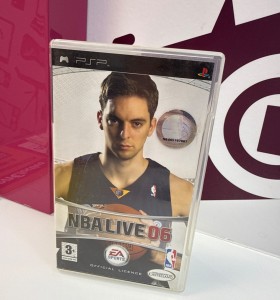 9-9-74449-1-Videojuego PSP nba live 06