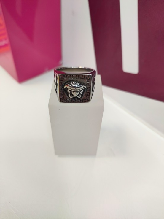 8-9-75468-1-Anillo acero plateado sello versace T24