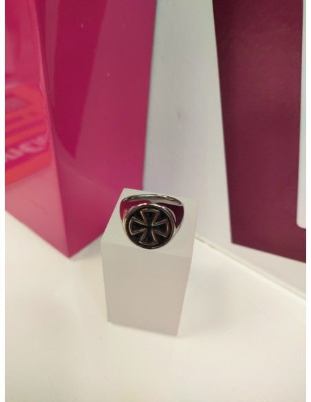 8-9-75647-1-Anillo acero plateado con cruz de hierro T17