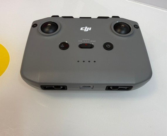 9-9-74007-11-Dron DJI Mini 4K