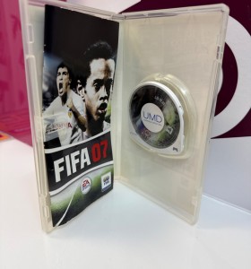 9-9-74451-1-Videojuego PSP fifa 07 2