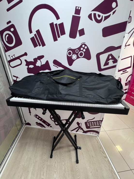 9-9-74513-9-Teclado Electrónico Yamaha P-145b 