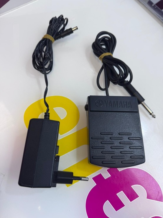 9-9-74513-10-Teclado Electrónico Yamaha P-145b 