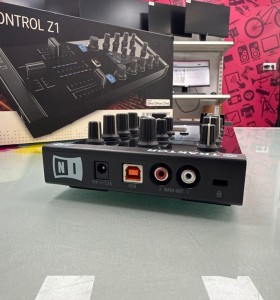 6-6-167670-1-Controlador Traktor Kontrol Z1 2