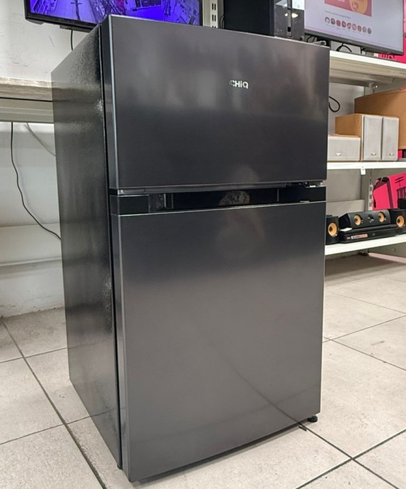 6-6-167614-1-Frigorifico Chiq Mini