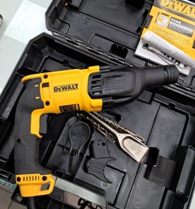 6-6-167706-1-Taladro Electrico Dewalt D25133 2