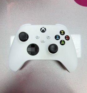 7-7-85497-1-Consola Xbox Serie S 512 2