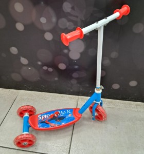 6-6-167413-1-Patinete Spiderman 2