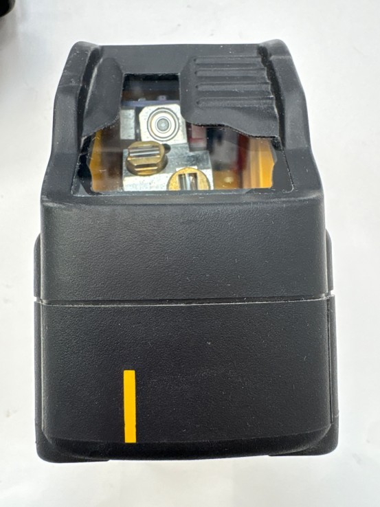 1-1-267455-4-Herramienta Albañilería Dewalt Dw088cg