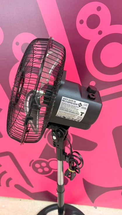 8-8-76582-2-Ventilador de pie 3 aspas 60w yh-ios
