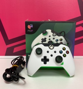 8-8-76447-1-Mando Xbox PDP Neon White