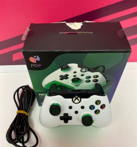 8-8-76447-1-Mando Xbox PDP Neon White 2