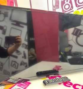 9-9-76355-1-Televisor LED Samsung Ue32j4000awxxc