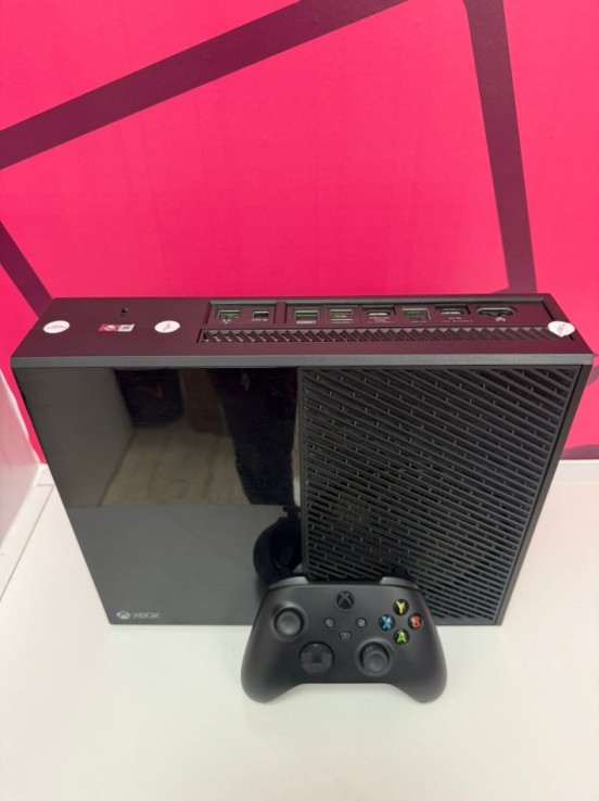 8-8-76445-3-Consola Xbox One 1540 365GB